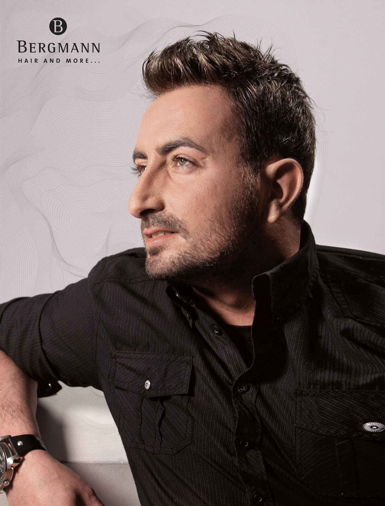 Haarverdichtung nachher - Portrait Mann mit vollem Haar - Haarstudio Mayr in Bruneck