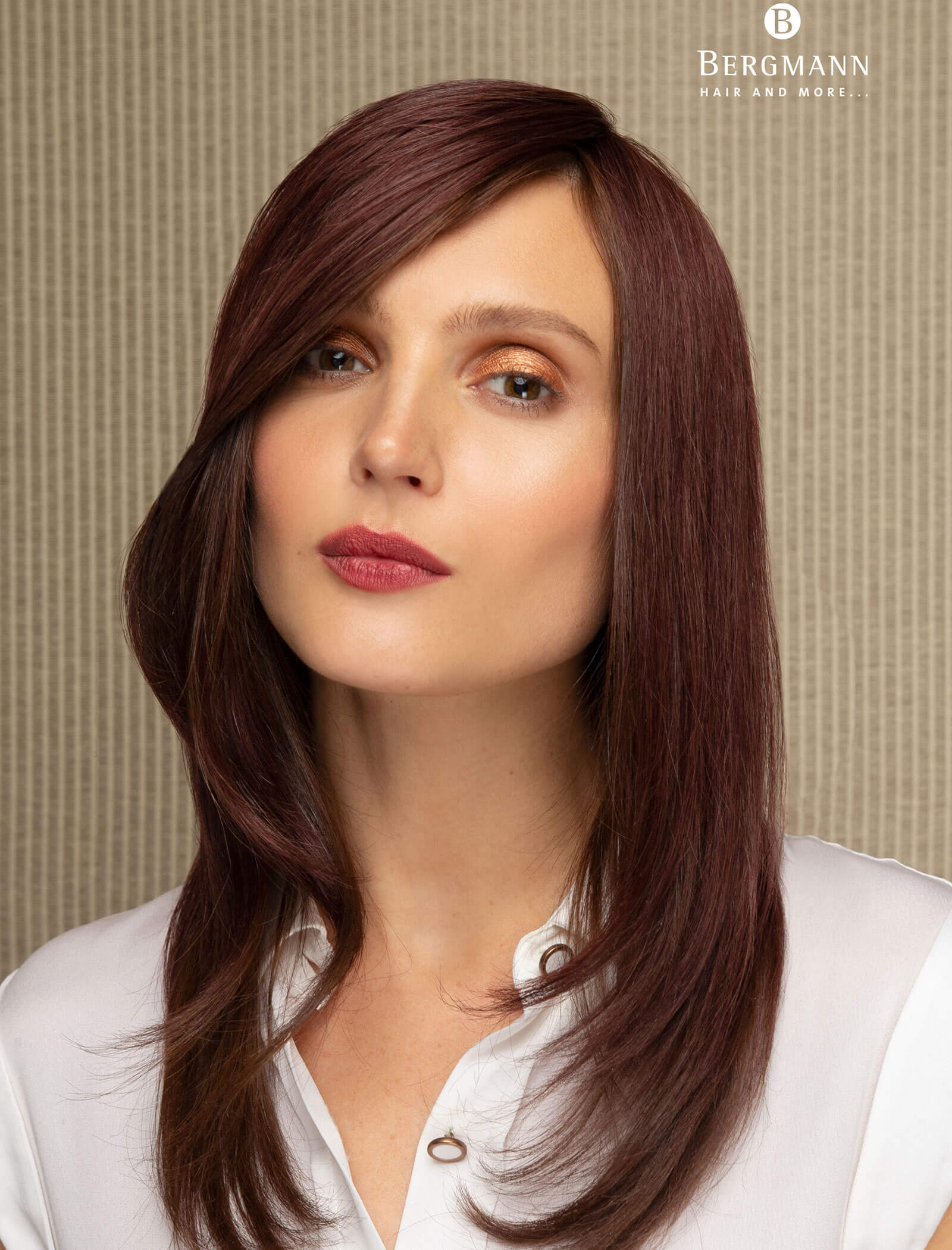 Haarverdichtung nachher - Portrait Frau mit rötlichen Haaren - Haarstudio Mayr in Bruneck