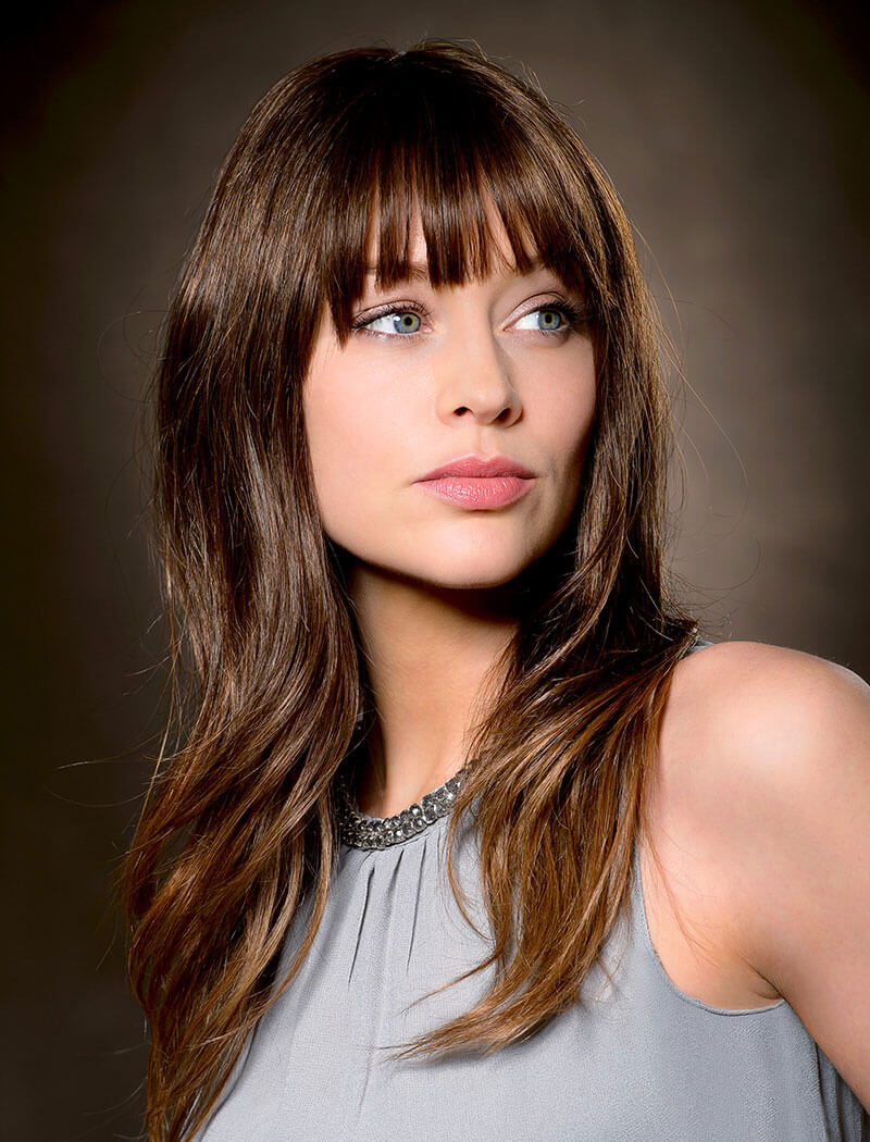 Ritratto di donna con parrucca di capelli umani castani - Haarstudio Mayr a Brunico